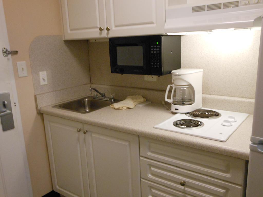 Intown Suites Extended Stay Select Hampton Va Værelse billede