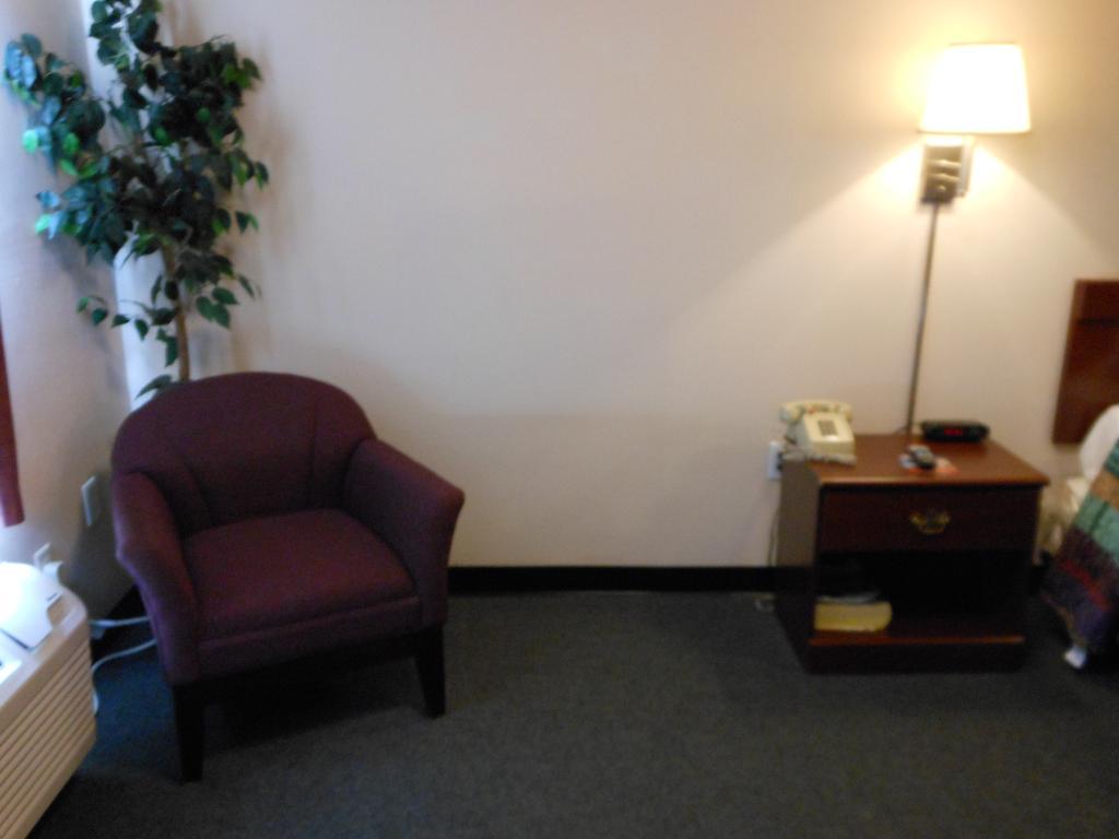 Intown Suites Extended Stay Select Hampton Va Eksteriør billede