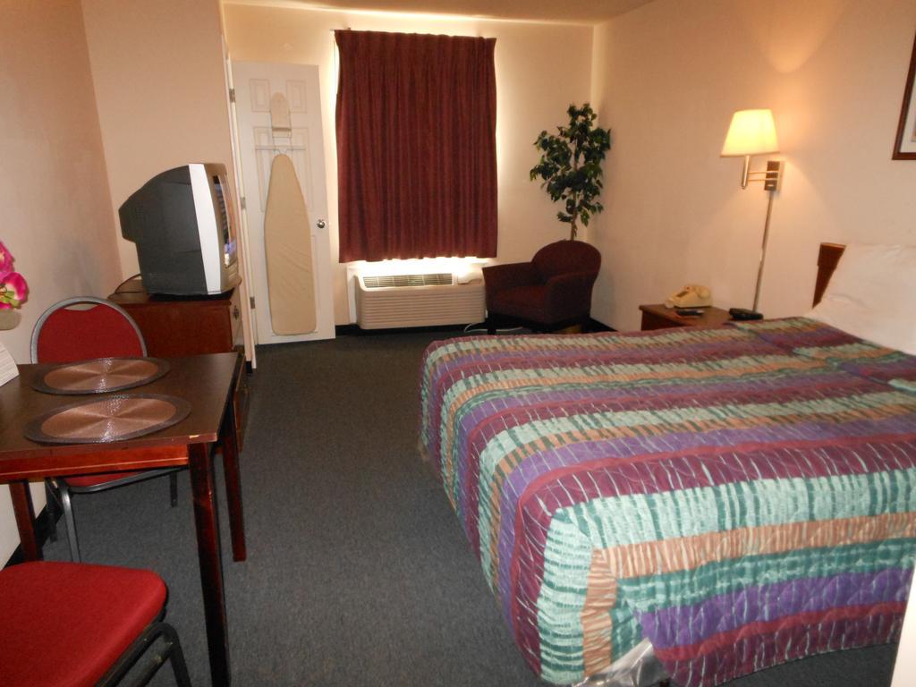 Intown Suites Extended Stay Select Hampton Va Eksteriør billede